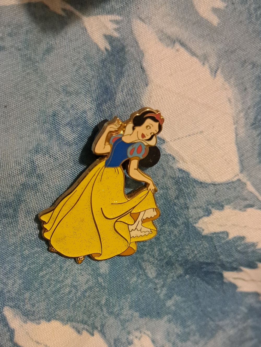 Snow White Decorative Pin - Yellow Dress